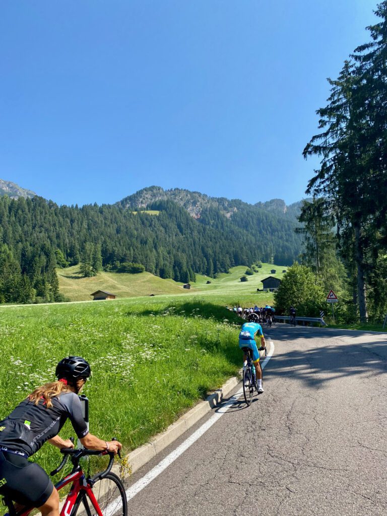 Steile klim in de Dolomieten, de NIagrapas