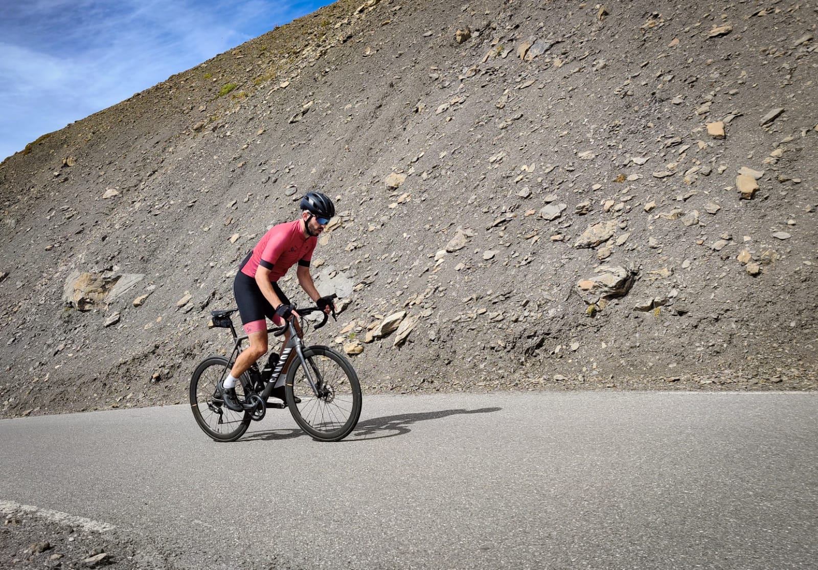 erwin in de pedalen op la bonette