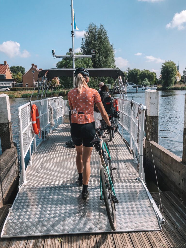 Nynke, fietsen, brabant, biesbosch, zuid holland, gravel, onverhard, racen, racefiets, wielrennen, cycling