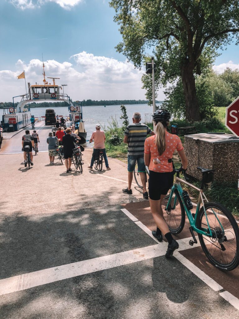 pontje, biesbosch, nynke, fietsen, wielrennen, cycling, fiets, oversteken