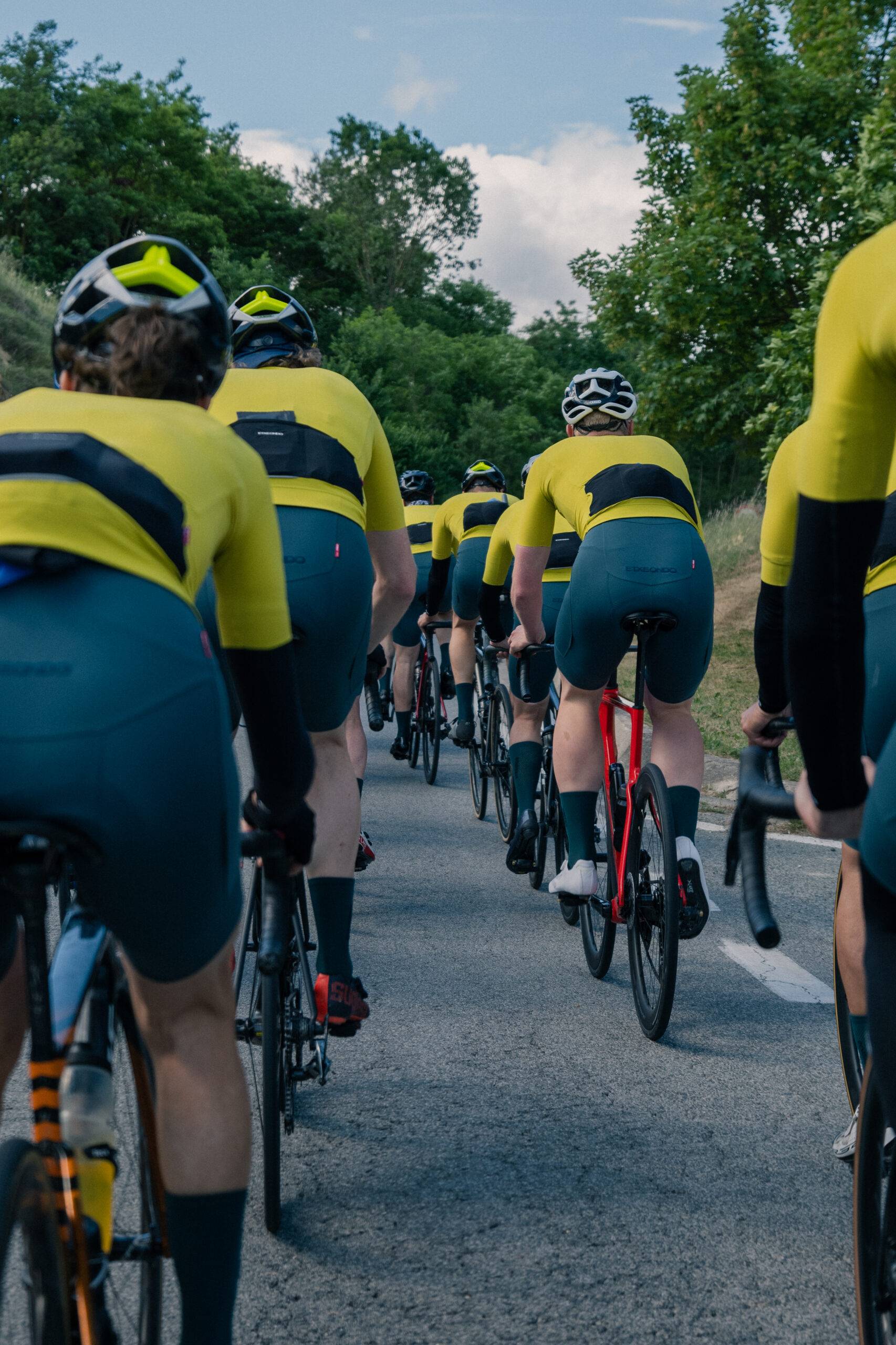 Gruppetto, fiets, fietsen, cycling, etxeondo, baskenland, wielrennen, fietsen in spanje, fietsen, fietsen in baskenland,d ikke content