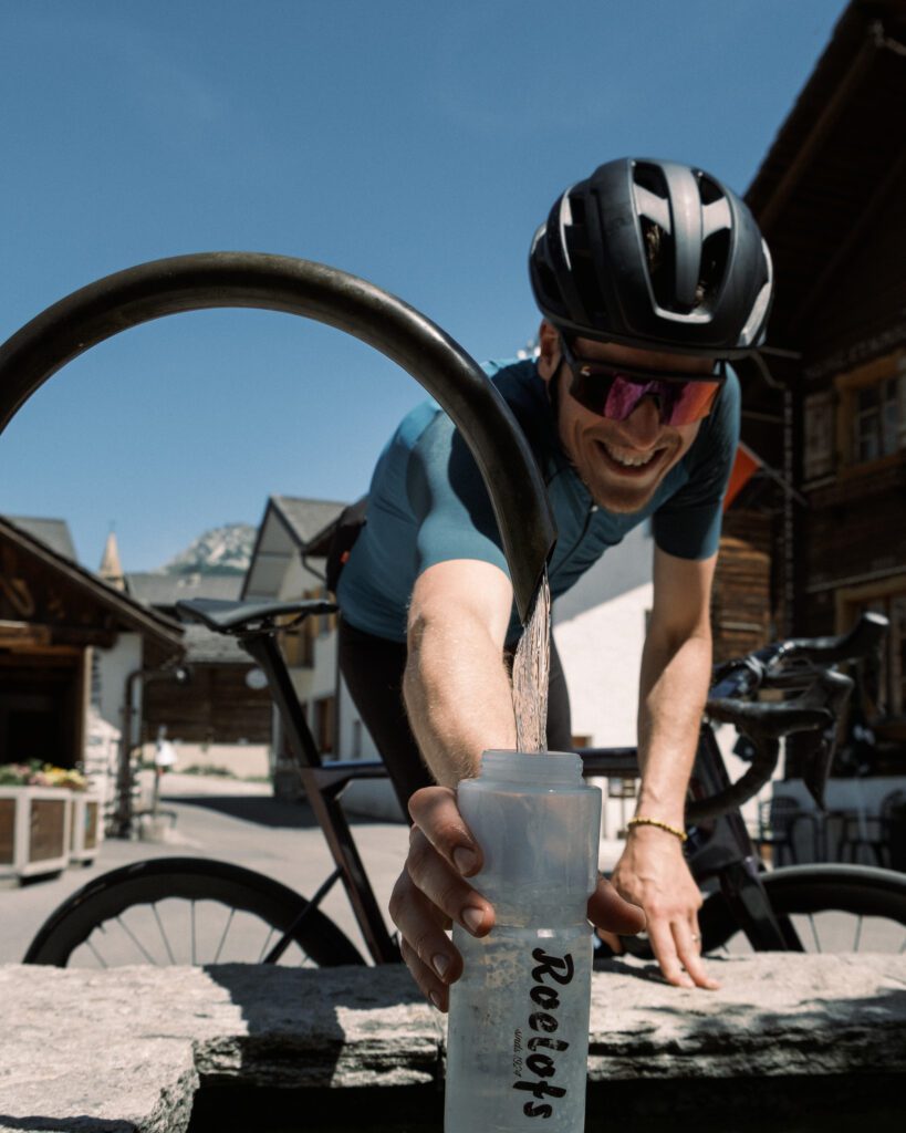 Drinken, vercorin, water, Sander Kolsloot, fietsen in crans-montana, lac de tseuzier, fietsen in zwitserland, fietsen, cycling, wielrennen, klimmen, bergen, cols, col, etxeondo