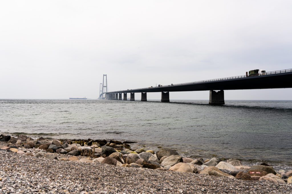 grote beltbrug, storebæltbroen, denemarken, fietsen, fiets, wielrennen, sjaelland, zeeland, denmark, tour de france, tdf