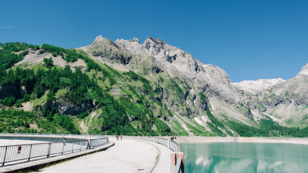 barrage de tseuzier, fietsen in valais, fietsen in zwitserland
