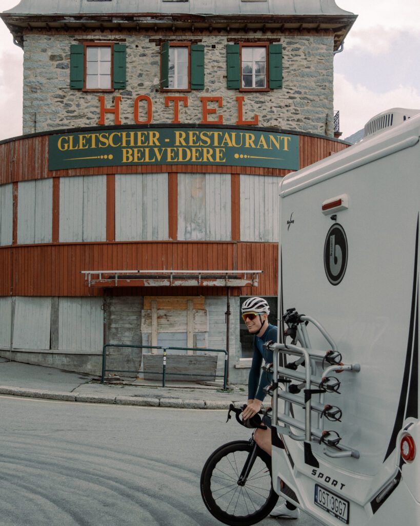 Furkapas, Ruben Hoogland, Sander kolsloot, fietsen in zwitserland, zwitserland, swiss cycling, fietsen, fietsen in valais, furka, hotel belvédère, etxeondo, furkapass, wielrennen, wielrenvakantie, fietsen op de furkapas
