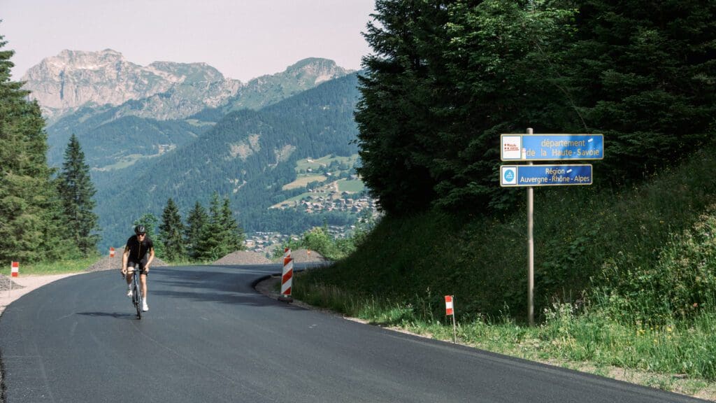 Velo Valais, valais, fietsen in valais, fietsen in zwitserland, fietsen in region dents du midi, dents du midi, bordjes, morgins, tour de france, le tour, savoie mont blanc