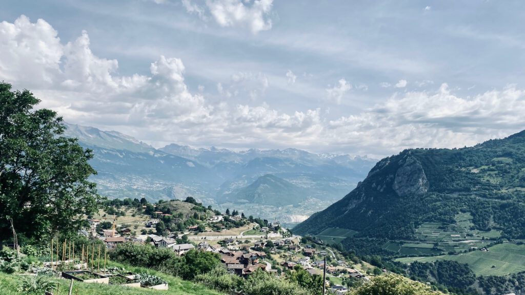 fietsen in valais, fietsen in zwitserland, fietsen, racefietsen, wielrennen, beklimming, uitzicht, valais, crans-montana, sander