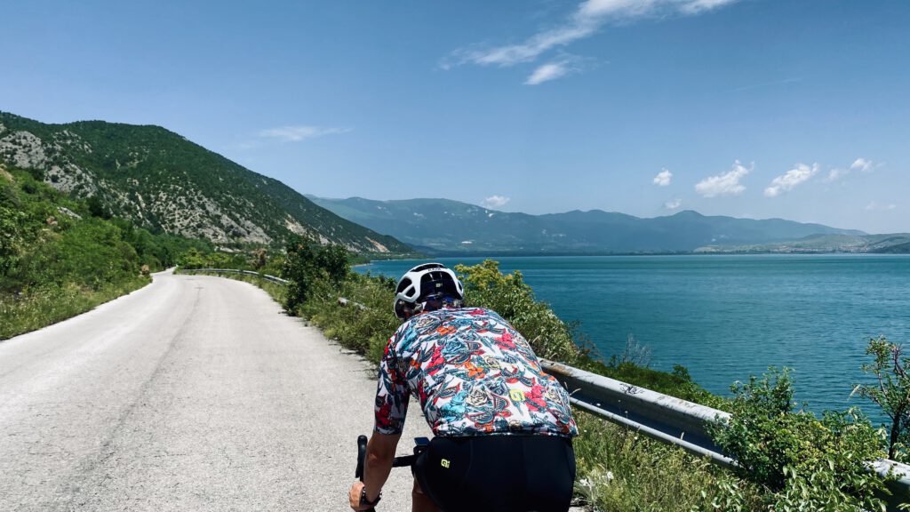 cyclonews.gr, spyros, fietsen, cycling, fietsen in griekenland, meer, klim, klim naar evora, fietsen in west-macedonië