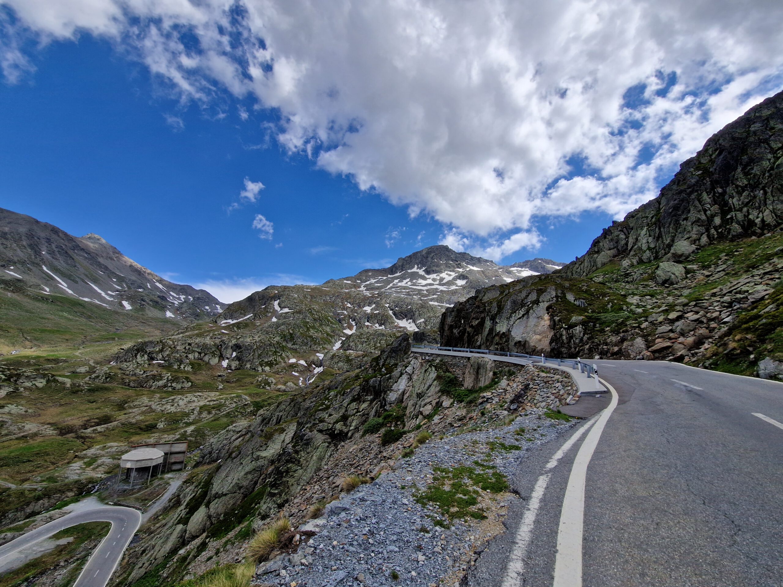 grand saint bernard, fietsen in zwitserland, zwitserland, col, col du grand saint bernard, fietsklim, erwin en erwin, mountain high chasers