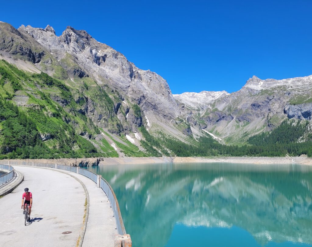 stuwdam Tseuzier, lac de tseuzier, stuwmeer, stuwdam, valais, fiets, fietsen in valais, fietsen in zwitserland, racefiets, wielrennen, wielrennen in zwitserland, wielrenvakantie