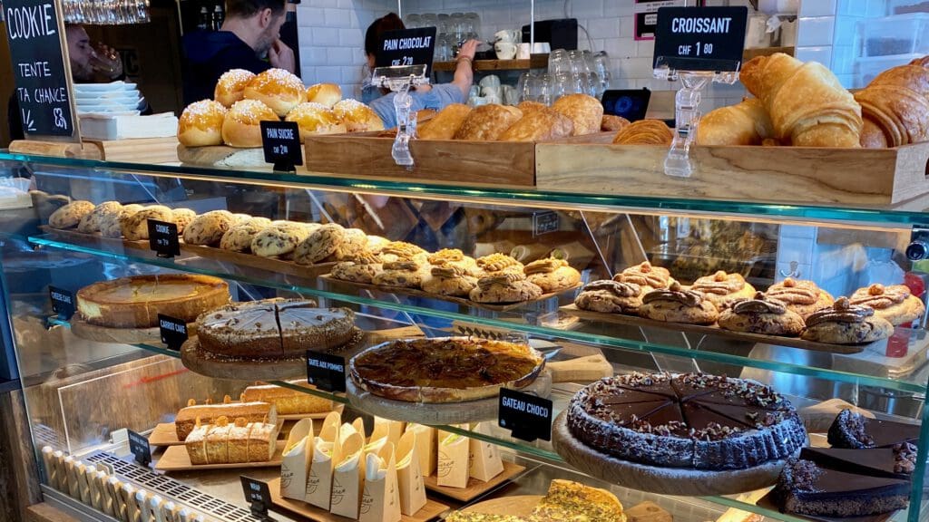 gebak, taartjes, brood, tete de course, nyon, cycling destination approved, fietsen in vaud, vaud cyclisme, vaud, zwitserland wielrennen, wielrennen in zwitserland