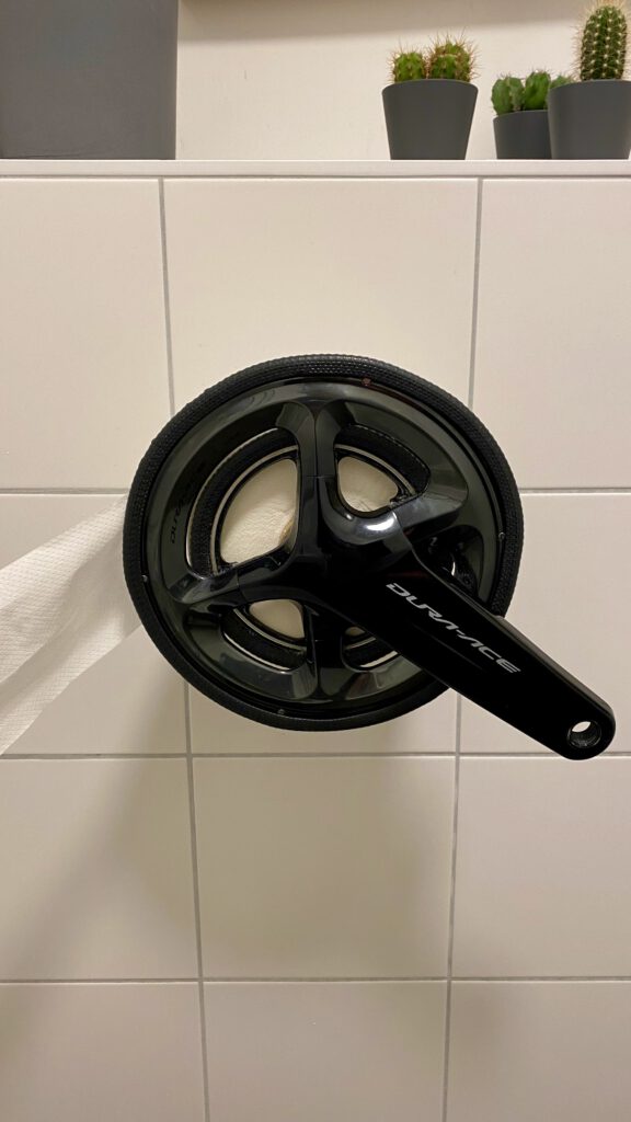 wc-rol houder, interieur, tete de course, fietsen in nyon, fietsen in vaud, fietsen in zwitersland
