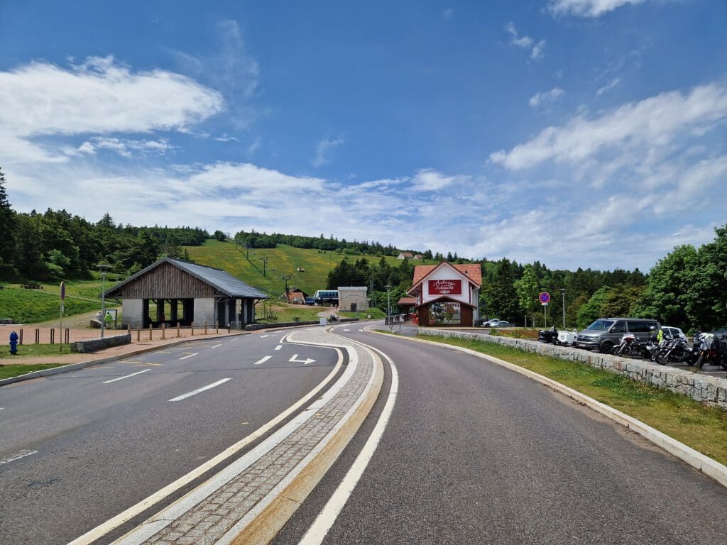 Fietsen in de Elzas: Ballon d'Alsace, begin van de klim, fietsen in de alsace, top