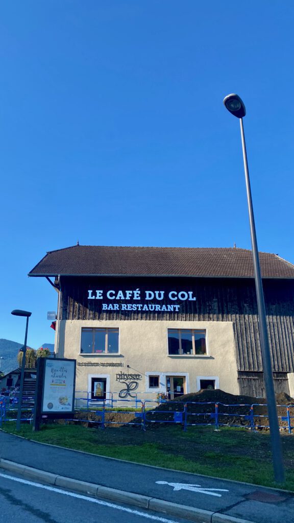 cafe du col, frankrijk, fietsen in frankrijk, fietsen in savoie mont blanc
