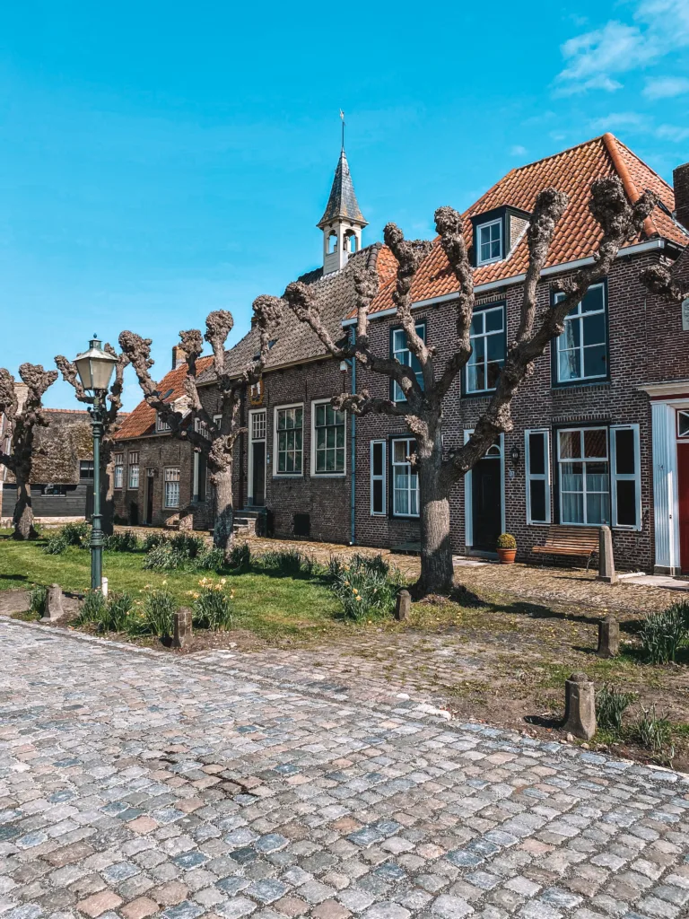 gravelbike, gravel in west-zeeuws-vlaanderen, kasseien, zeeland