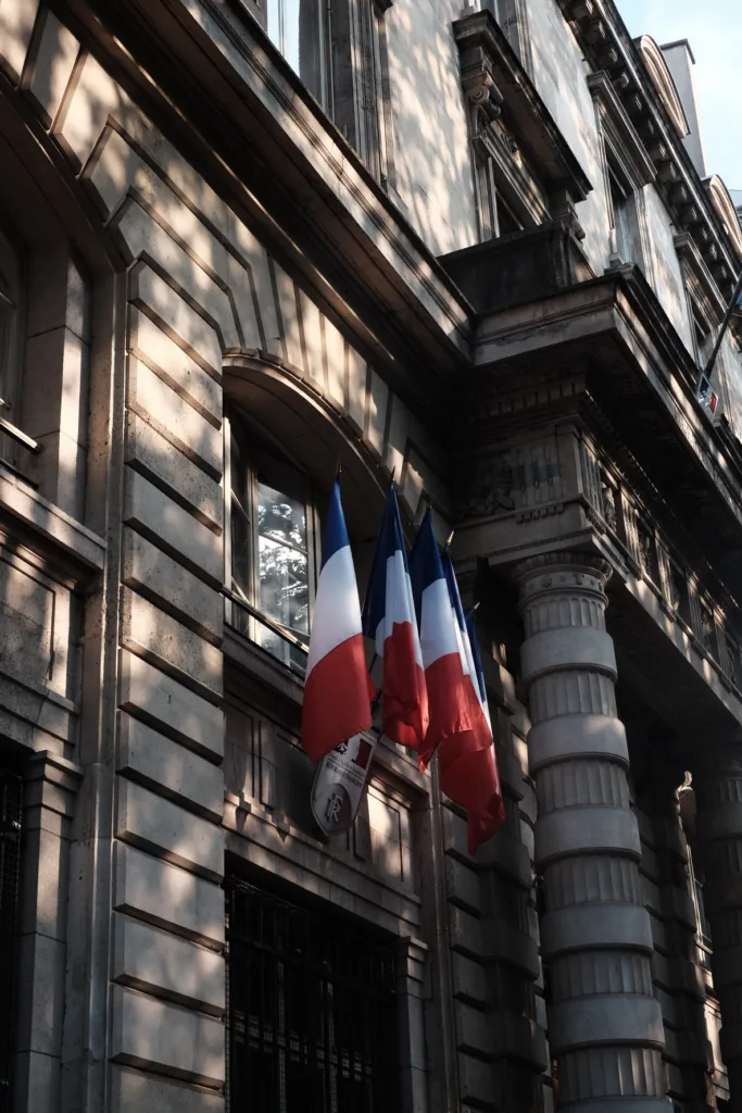 fietsen in frankrijk is fietsen met de franse vlag